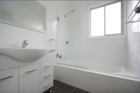 Ideally Located - Photo 4