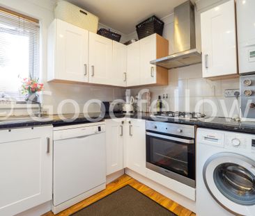 Dore Gardens, Morden, SM4 - Photo 1