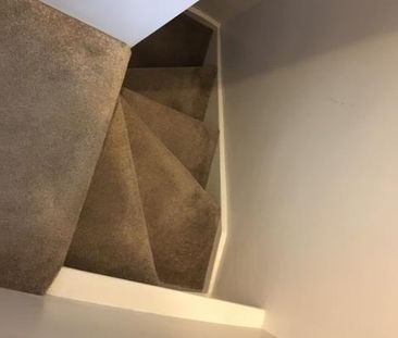 2 Bed Terraced House, Compton Row, LS9 - Photo 2