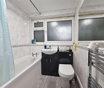 Templewood House, Colesmead Road, Redhill, Surrey, RH1 - Photo 6