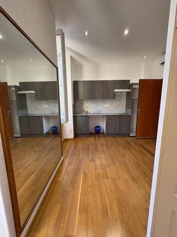 Location Appartement 2 pièces 25m² NICE 06100 - Photo 3