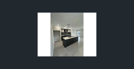 Double-Story Home for Rent in Austral! - Photo 3