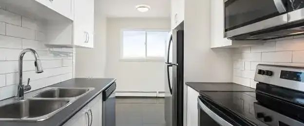 1619-1625 Dufferin Street | 1625 Dufferin Street, Whitby - Photo 1