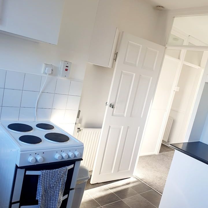 Room in a Shared Flat, Plaistow Road, E15 - Photo 1