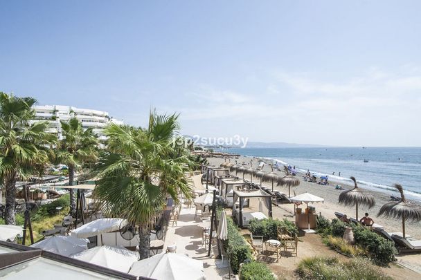 Apartment in Guadalmina Baja, Costa del Sol - Photo 1