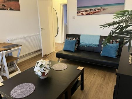 1 bedroom in a house share to rent - Photo 4
