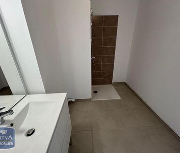 Location Appartement 1 pièce 48m² PORT DE BOUC 13110 - Photo 3