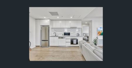 Discover comfortable, low-maintenance city living in this modern 1-bedroom apartment. - Photo 4