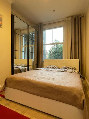 2 Bed Flat, College Place, NW1 - Photo 4