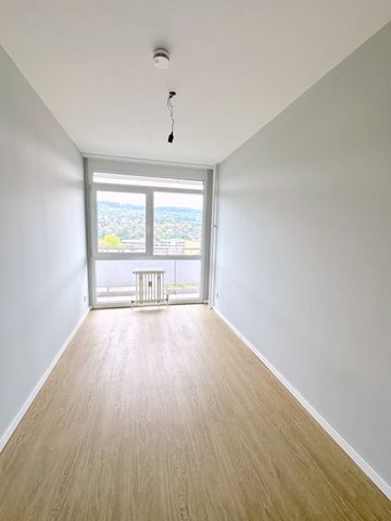 Modernisierte 4-Zimmer-Wohnung mit tollem Blick, in bester Innenstadtlage! - Photo 4