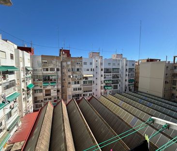 Carrer de Rodrigo de Pertegás, Valencia, Valencian Community 46023 - Photo 6