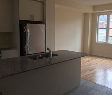 For Lease - 19 Torah Gate, Vaughan, Ontario - Photo 4