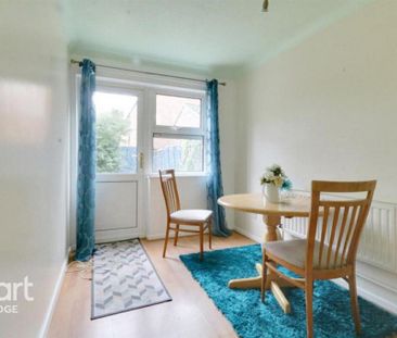 5 bedroom terraced house to rent - Photo 3