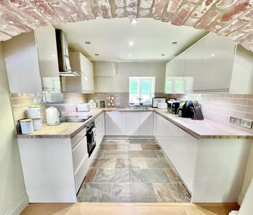 3 bedroom terraced house to rent - Photo 4