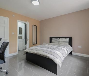6 bedroom terraced house to rent - Photo 3