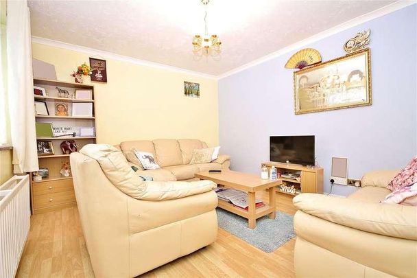 Nursery Road, Knaphill, Woking, Surrey, GU21 - Photo 1