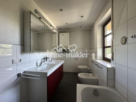 Frisch gestrichenes Wohnglück: Helle 2,5-Zi.-Wohnung mit Süd-West-Balkon & Rundum-Service - Photo 2