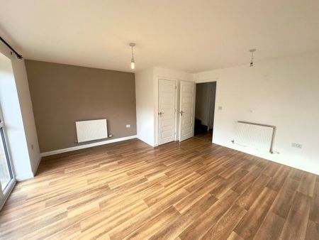 May Drive, Leicester, LE3 - Photo 5