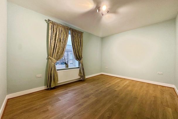 3 bedroom end of terrace house to rent - Photo 1