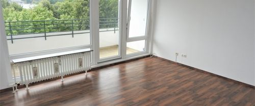 HELL und MODERN im KURFÜRSTENVIERTEL! Schicke 4-Zimmer-Wohnung - auch Seniorengerecht, mit Sonnen-Loggia, edlem Duschbad und hochwertiger EBK in niveauvoller Nachbarschaft - Photo 1