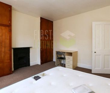 4 bedroom terraced house to rent - Photo 3