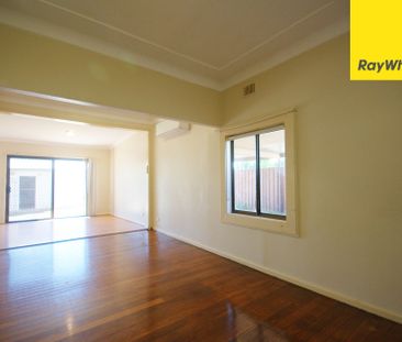 WELL PRESENTED FOUR BEDROOM FAMILY HOME - Photo 2