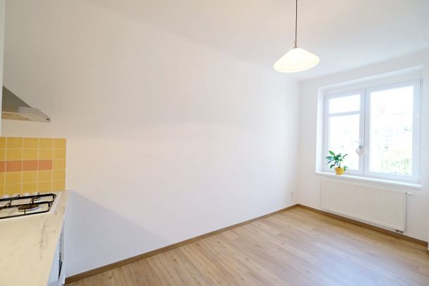 Pronájem bytu 2+1 72 m² - Photo 1