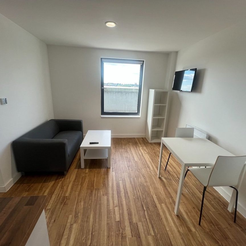 Studio Flat, Salford, M6 - Photo 1