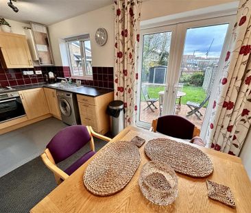 3 bedroom semi-detached house to rent - Photo 6