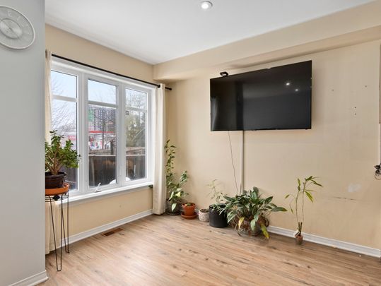 For Lease - 185 Deercroft Avenue, Barrhaven, Ontario - Photo 1