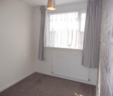 3 bedroom semi-detached house to rent - Photo 2