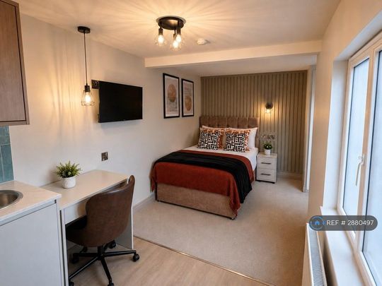 1 bedroom in a house share to rent - Photo 1