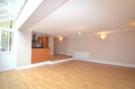 2 bedroom flat to rent - Photo 3