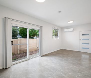 2 bedroom granny in Campbelltown! - Photo 1