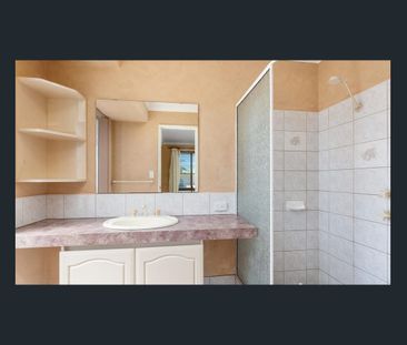 Family Sized Home in Port Kennedy - Photo 4