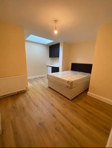 Room in a Shared House, Ballogie Avenue, NW10 - Photo 4