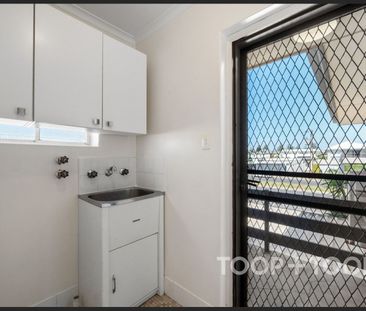 Low maintenance unit just steps to the beach! - Photo 4