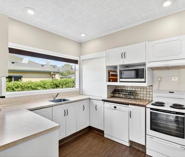 Relaxed Living Close to Schools and Guthrie Park - Photo 6