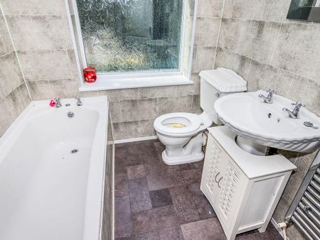 2 bedroom semi-detached house to rent - Photo 4