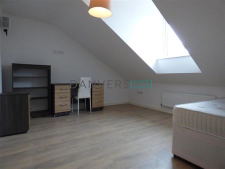 4 bedroom detached house to rent - Photo 2