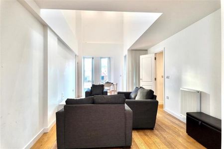 1 bedroom in a flat share to rent - Photo 2