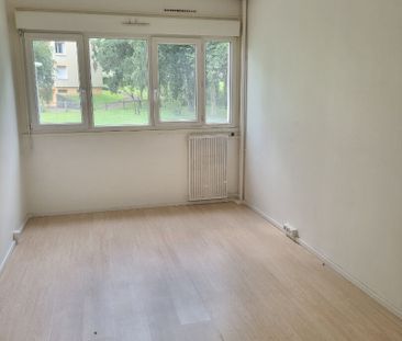 A LOUER Appartement 50000 Saint-Lô 4 chambres 99.43 m² - Photo 2