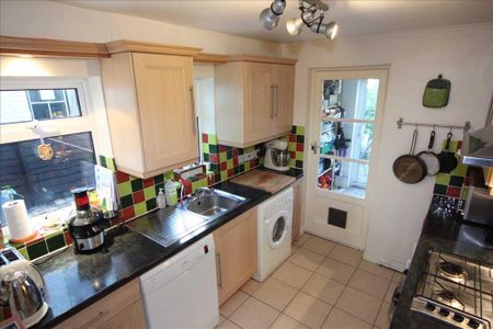 2 bedroom terraced house to rent - Photo 4