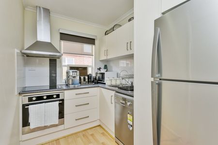 13/42 Middle Road, Maribyrnong - Photo 4