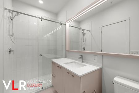 Condo in Coquitlam, BC - Photo 5