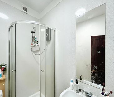 5 bedroom property to rent - Photo 3