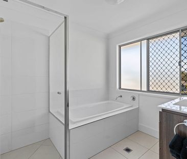 6 MONTH LEASE - MODERN THORNLANDS TOWNHOUSE - Photo 4