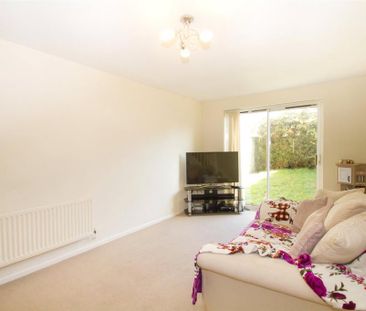 2 bedroom end of terrace house to rent - Photo 2