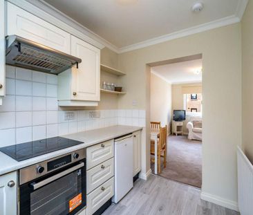 2 bedroom flat to rent - Photo 2