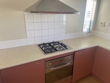 Modern Townhouse 3 bedrooms - Photo 2